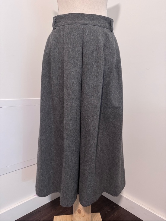 Norton McNaughton Dresses & Skirts - Norton McNaughton Grey Pencil Tea Length VTG Wool Skirt Size 12